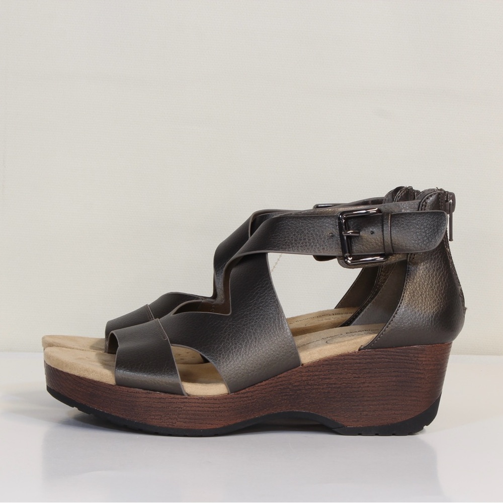 Easy Works by Easy Street Women's Roza Pewter Slip Resistant Sandals NWT - Picture 9 of 12